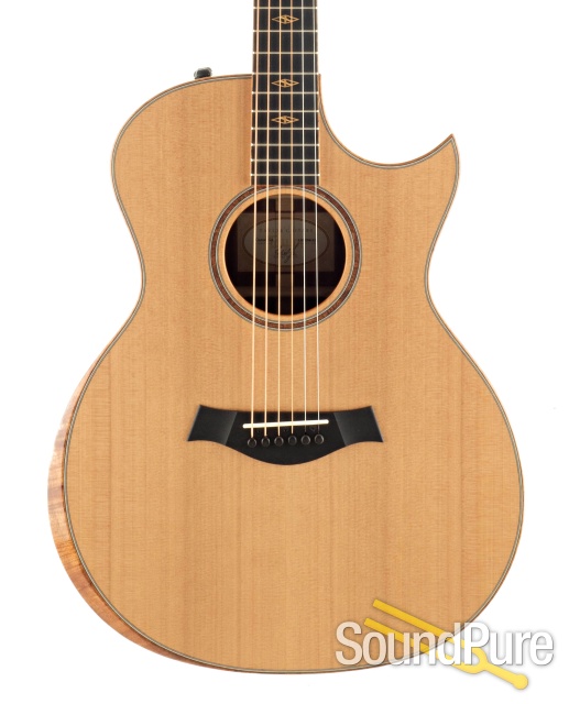 Taylor Custom Grand Auditorium Acoustic #1108204143 - Used — image 1