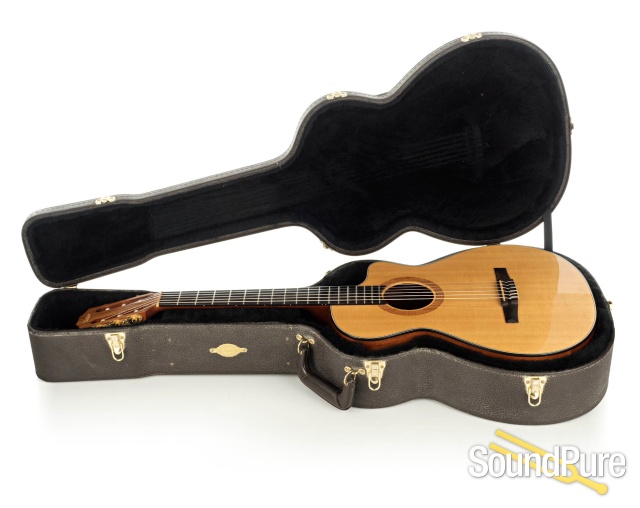 Taylor N32ce Nylon String Acoustic #20020325702 - Used — image 2