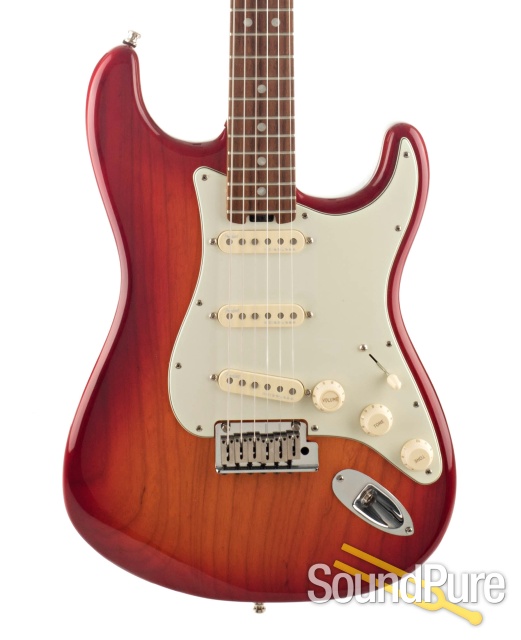 Fender American Elite Strat Cherry Burst #US15086479 - Used — image 1