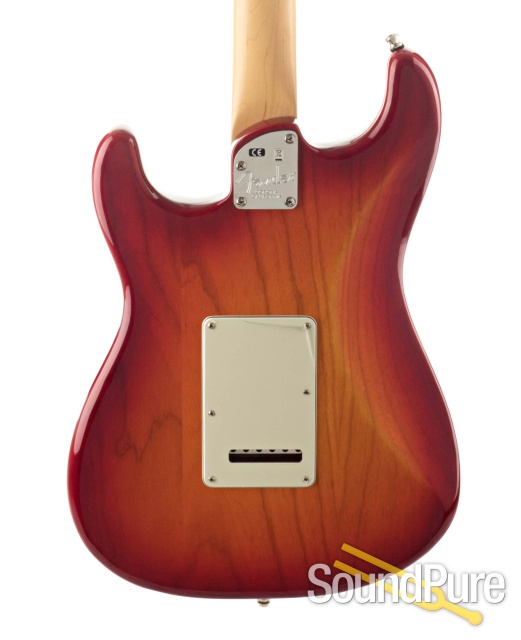 Fender American Elite Strat Cherry Burst #US15086479 - Used — image 6