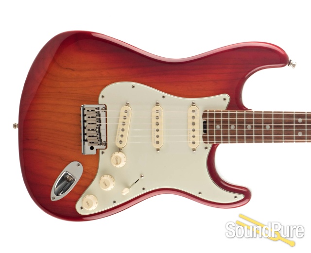 Fender American Elite Strat Cherry Burst #US15086479 - Used — image 9