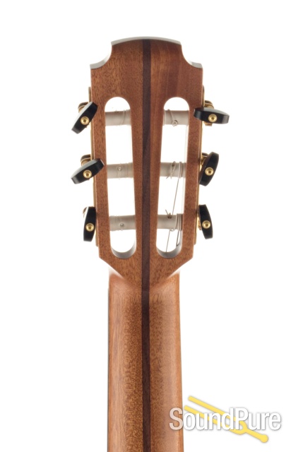 Lowden S-32J Alpine Spruce/IRW Acoustic/Nylon #23119 — image 5