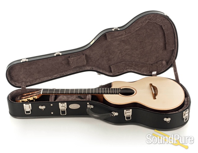 Lowden S-32J Alpine Spruce/IRW Acoustic/Nylon #23119 — image 6