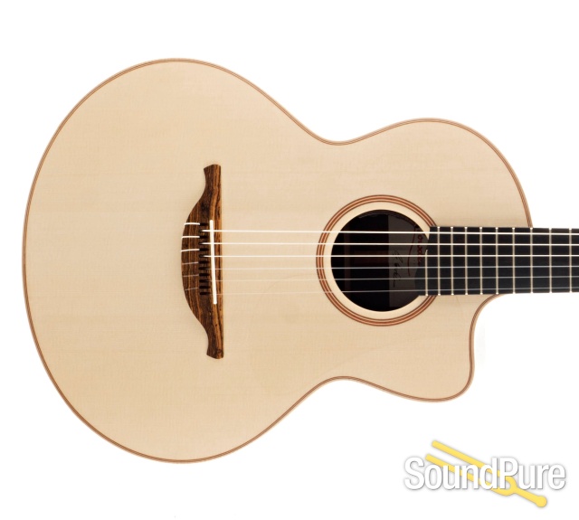 Lowden S-32J Alpine Spruce/IRW Acoustic/Nylon #23119 — image 10