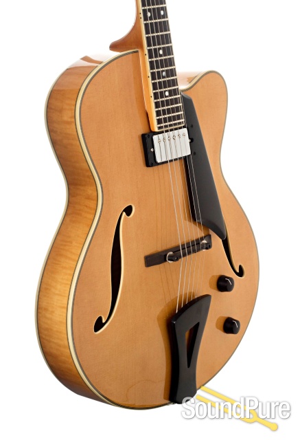 Comins GCS-16-1 Spruce/Flame Maple Blond Archtop #118053 — image 2