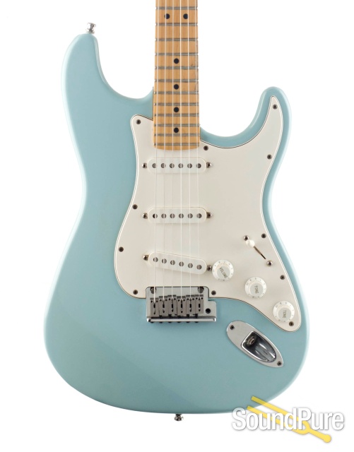 Fender American Standard Strat Sonic Blue #N579494 - Used — image 1