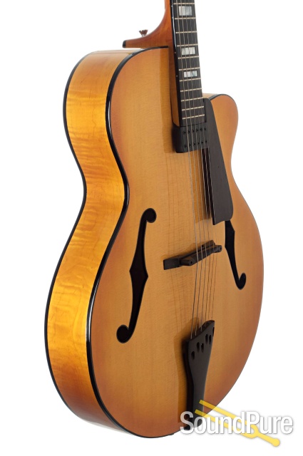 Devoe Standard 17" Archtop Electric Guitar - Used — image 3
