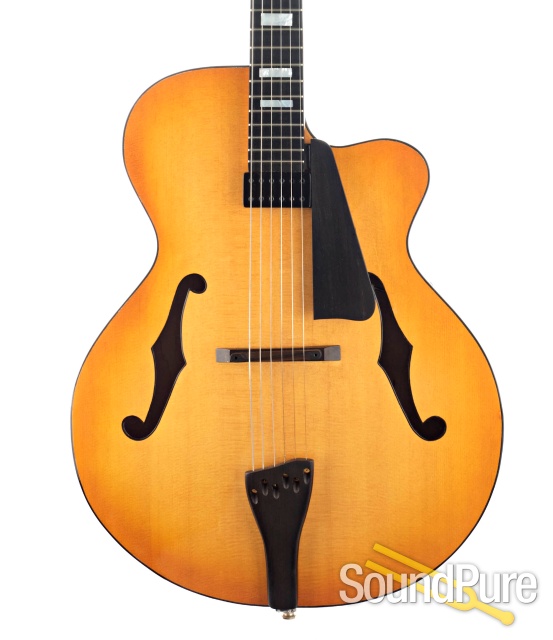 Devoe Standard 17" Archtop Electric Guitar - Used — image 1