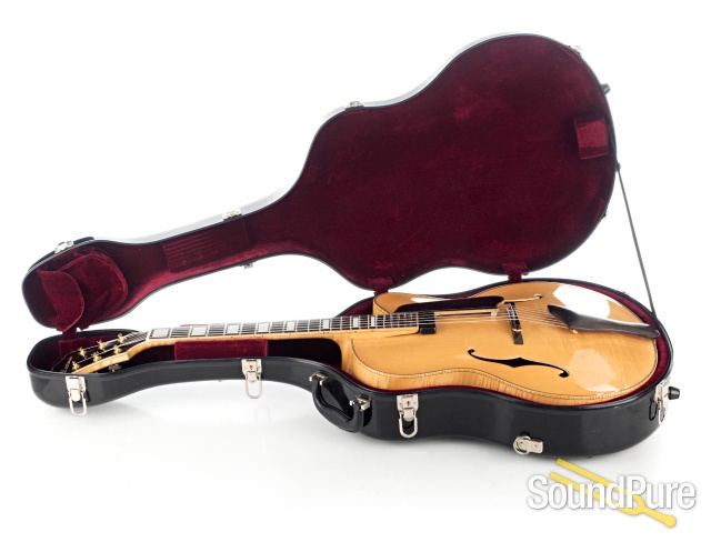 Eastman AR910CE 17" Uptown Archtop #000109-113 - Used — image 6