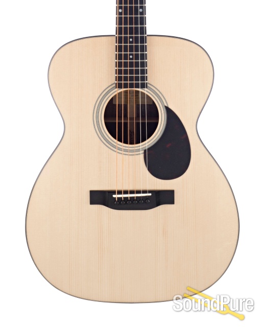Eastman E10OM Adirondack/Mahogany Acoustic #15955684 — image 1
