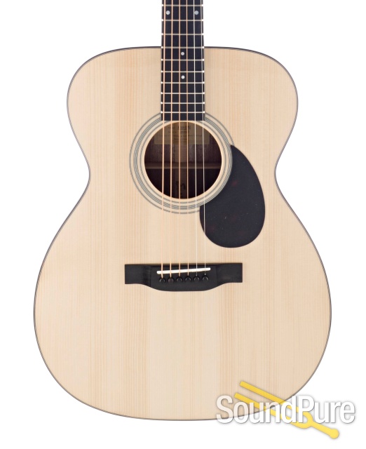 Eastman E10OM Adirondack/Mahogany Acoustic #15955185 — image 1
