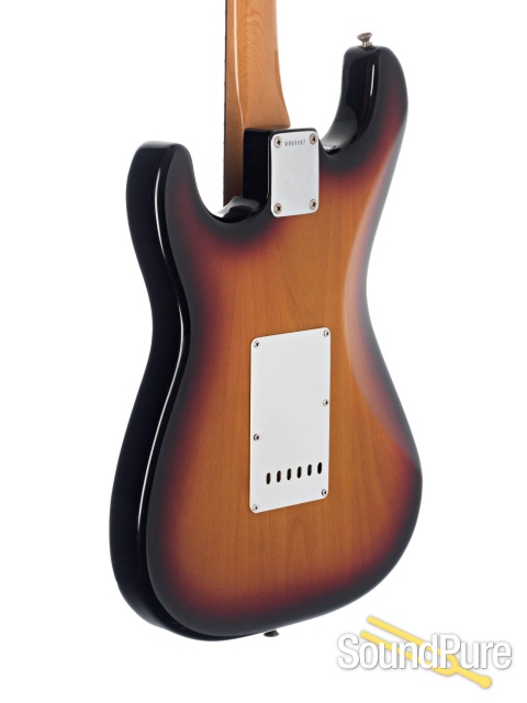 Fender 62' Reissue Sunburst Stratocaster #V069897 - Used — image 3
