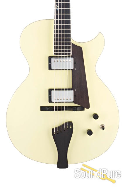 Benedetto Bambino Lime Sorbet Archtop Guitar #S1050 - Used — image 1