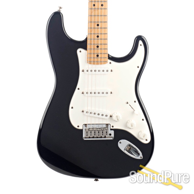 Fender 50th Anniversary Standard Strat Black #N528584 - Used — image 1