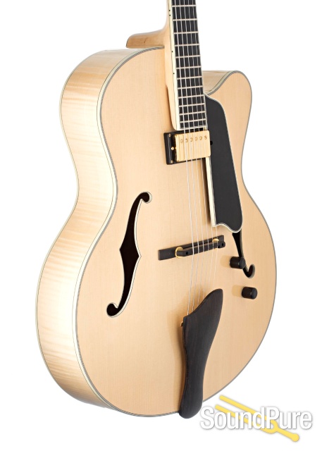 Eastman AR810CE-BD Blonde Archtop #13950247 - Used — image 10