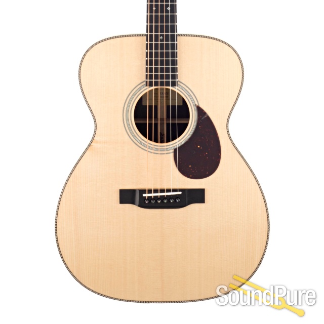 Eastman E8OM Sitka/Rosewood Acoustic #M2005095 — image 1
