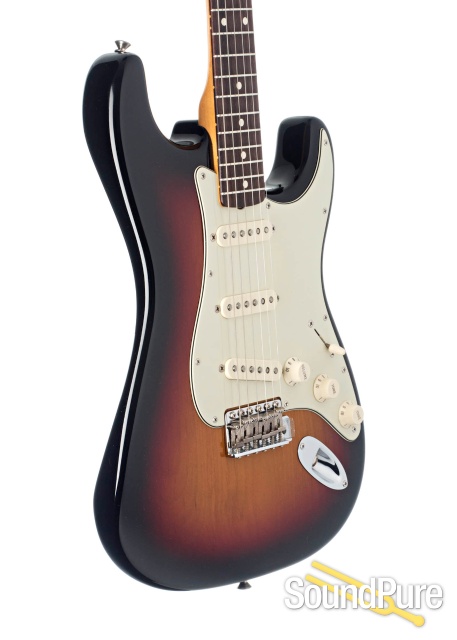 Fender Am Vintage '62 Strat 3-Color Sunburst #V149781 - Used — image 3