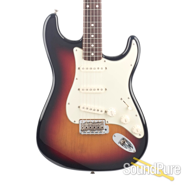 Fender Am Vintage '62 Strat 3-Color Sunburst #V149781 - Used — image 1