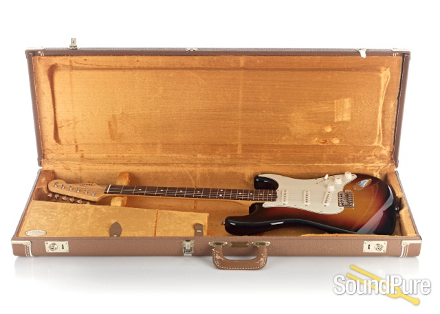 Fender Am Vintage '62 Strat 3-Color Sunburst #V149781 - Used — image 4