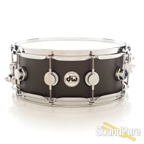 DW 5.5x14 Collectors Series Carbon Fiber Snare Drum DW 5.5x14 Collectors Series Carbon Fiber Snare Drum