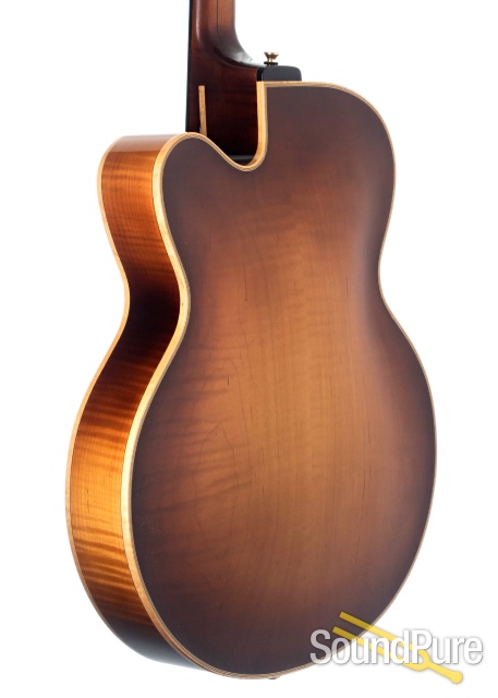 Buscarino Artisan 17" Archtop Guitar #B0641397 - Used — image 2