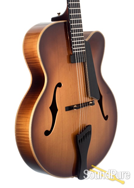 Buscarino Artisan 17" Archtop Guitar #B0641397 - Used — image 4