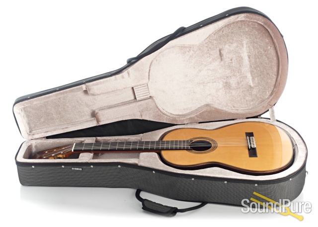 Yamaha GC42S Spruce/Madagascar RW Nylon #HPL056X - Used — image 5