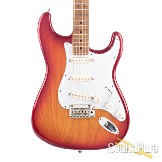 Fender American Pro Strat Aged Cherry #US19087554 - Used — image 1