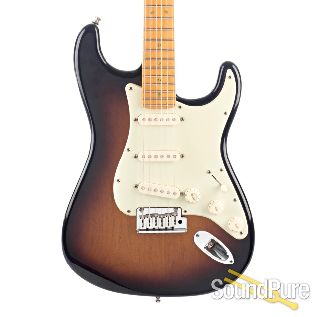Fender Am Deluxe Strat "V-Neck" Sunburst #DZ8243903 - Used — image 1