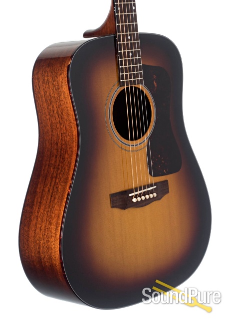Guild D-40 Traditional Sitka/Mahogany #C182301 - Used — image 2