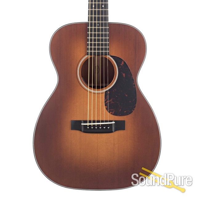 Martin 00-18V Ambertone Adirondack/Mahogany #1616742 - Used — image 1