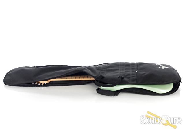 Fender Player Stratocaster Surf Pearl #MX18175534 - Used — image 4