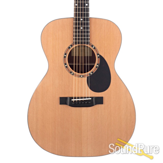 Eastman E2OM Cedar/Sapele Acoustic #M2103012 — image 1