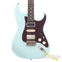 Tuttle Worn Custom Classic S Daphne Blue HSH Electric #672 Tuttle Worn Custom Classic S Daphne Blue HSH Electric #672