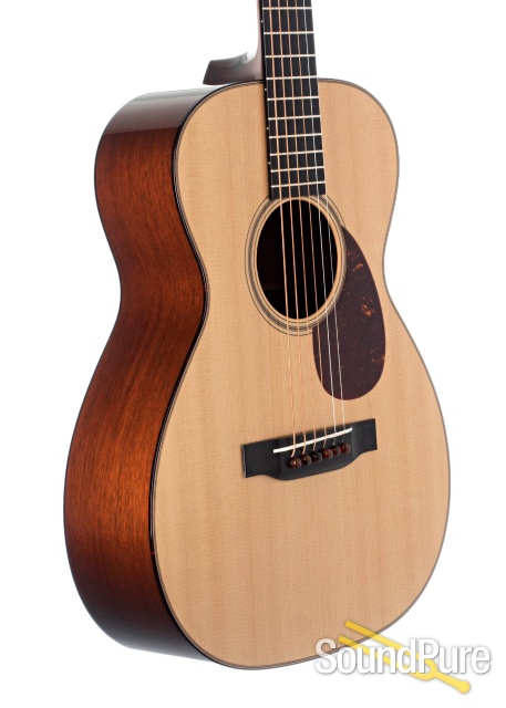 Collings 01 T Sitka/Mahogany Acoustic #28305 - Used — image 3