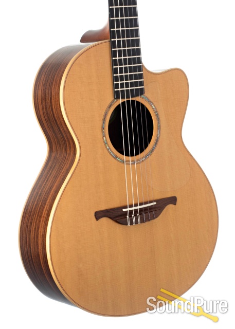 Lowden S-32J Alpine Spruce/IRW Acoustic/Nylon #12478 - Used — image 2