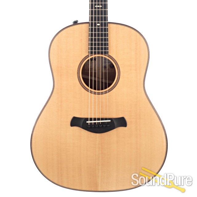 Taylor 517e Sitka/Mahogany Acoustic #1103069024 - Used — image 1
