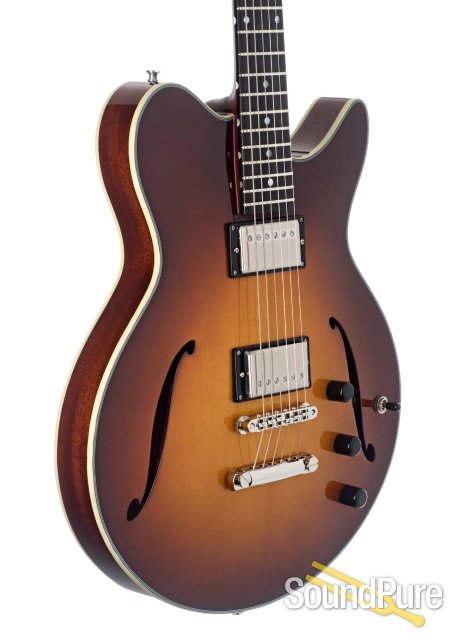 Eastman Romeo Semi-Hollow Electric Guitar #P2100370 — image 2