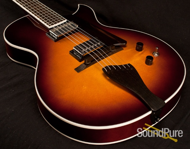 Benedetto Bambino Antique Burst S1926 Archtop Guitar — image 6