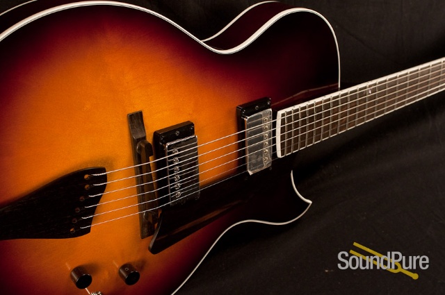 Benedetto Bambino Antique Burst S1926 Archtop Guitar — image 12