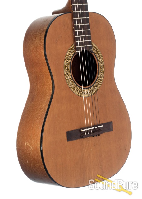 Gibson C-0 Spruce/Mahogany Nylon Guitar #067980 - Used — image 2