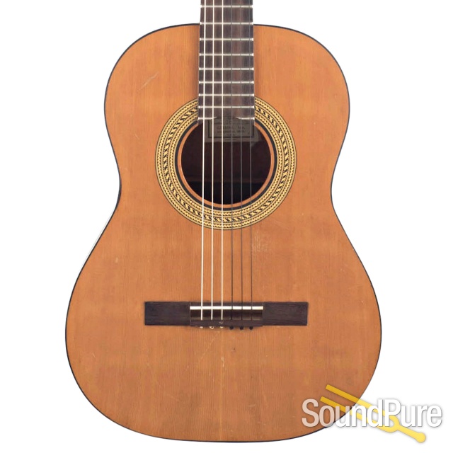 Gibson C-0 Spruce/Mahogany Nylon Guitar #067980 - Used — image 1