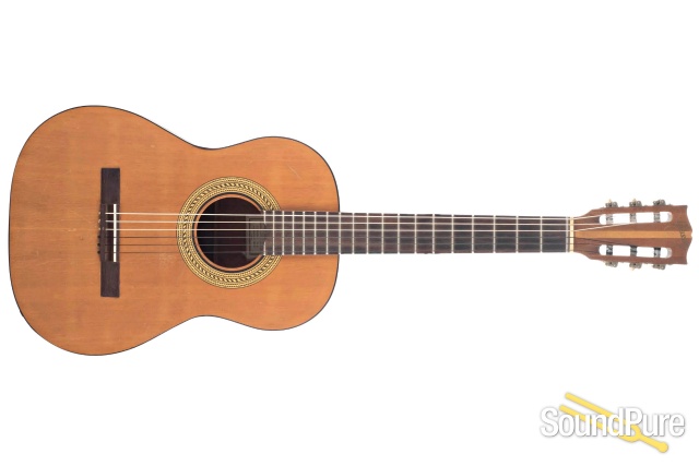 Gibson C-0 Spruce/Mahogany Nylon Guitar #067980 - Used — image 10