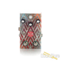 Beetronics OctaHive Custom Octave Fuzz Pedal - Used Beetronics OctaHive Custom Octave Fuzz Pedal - Used