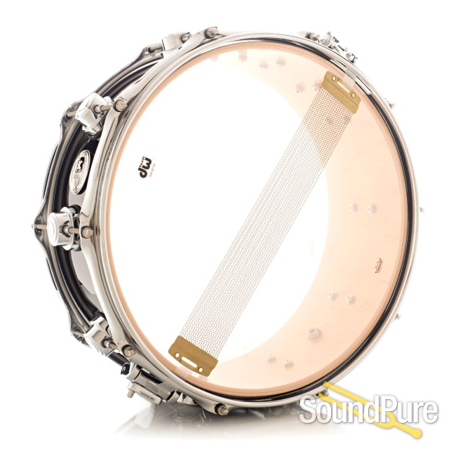 DW 5.5x14 Collectors Series Maple Snare Drum Black-Used — image 2