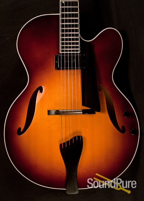 Benedetto Bravo Antique Burst Archtop Guitar S1191 - USED — image 5