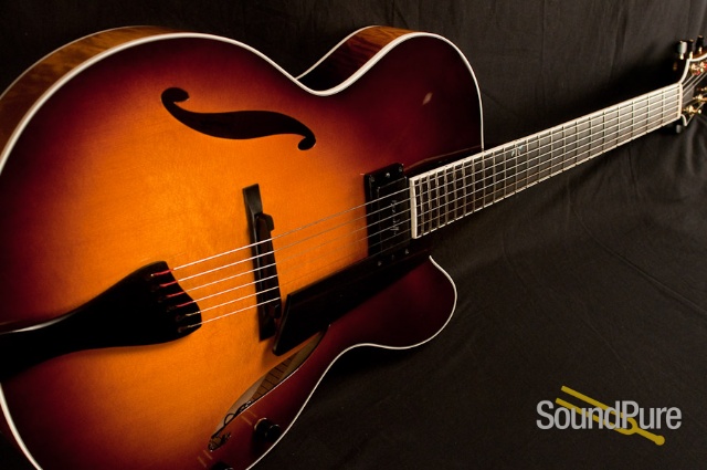 Benedetto Bravo Antique Burst Archtop Guitar S1191 - USED — image 13