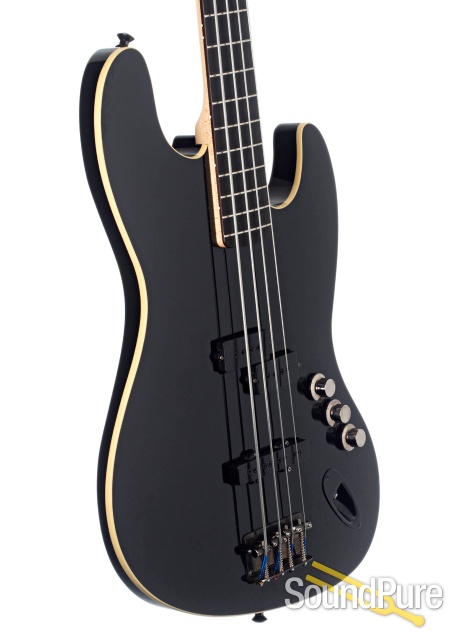 Fender Aerodyne Jazz Bass Black #JD1600805 - Used — image 3