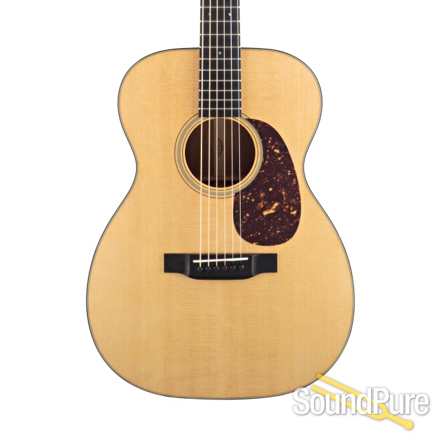 Martin 00-18 Sitka/Mahogany Acoustic Guitar #2502929 - Used — image 1
