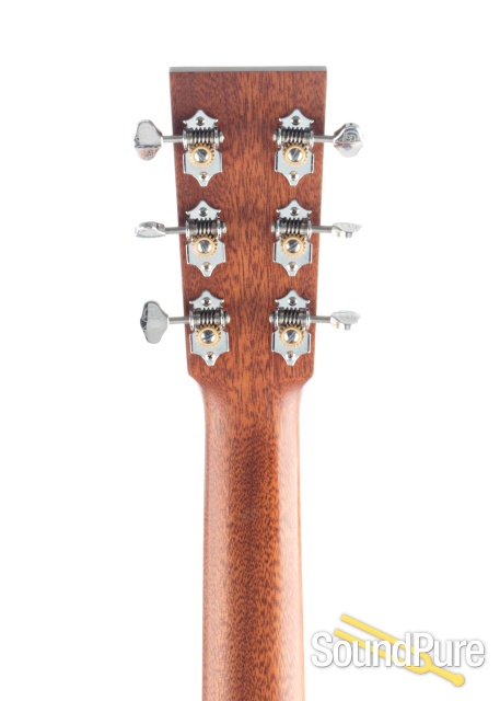 Larrivee D-40 Sitka/Mahogany Acoustic Guitar #131083 - Used — image 6